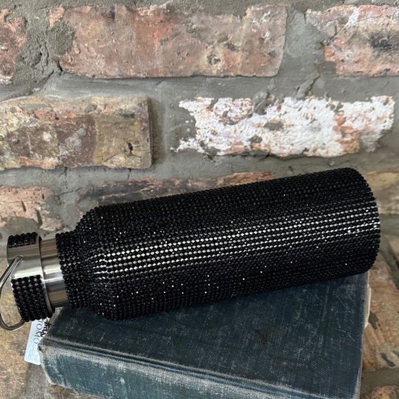 TOMO Elegant Black Rhinestone Water Bottle - Picture 6 of 6